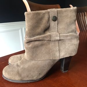 BCBG PARIS Women’s Suede Booties Size 7